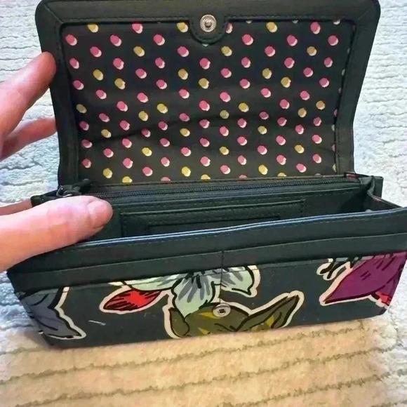 Vera Bradley trifold wallet - Picture 3 of 5